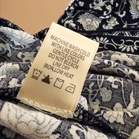 Max Studio Navy White Floral Boho Blouse – Smocked Peasant Top Size S - Picture 9 of 10